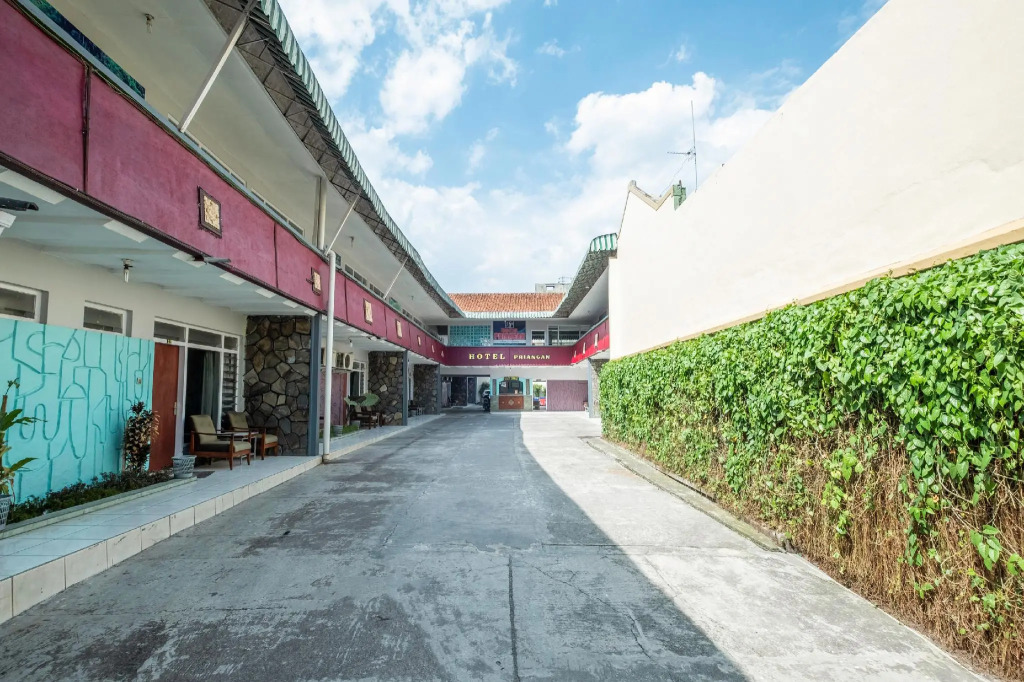 SPOT ON 1970 Hotel Priangan