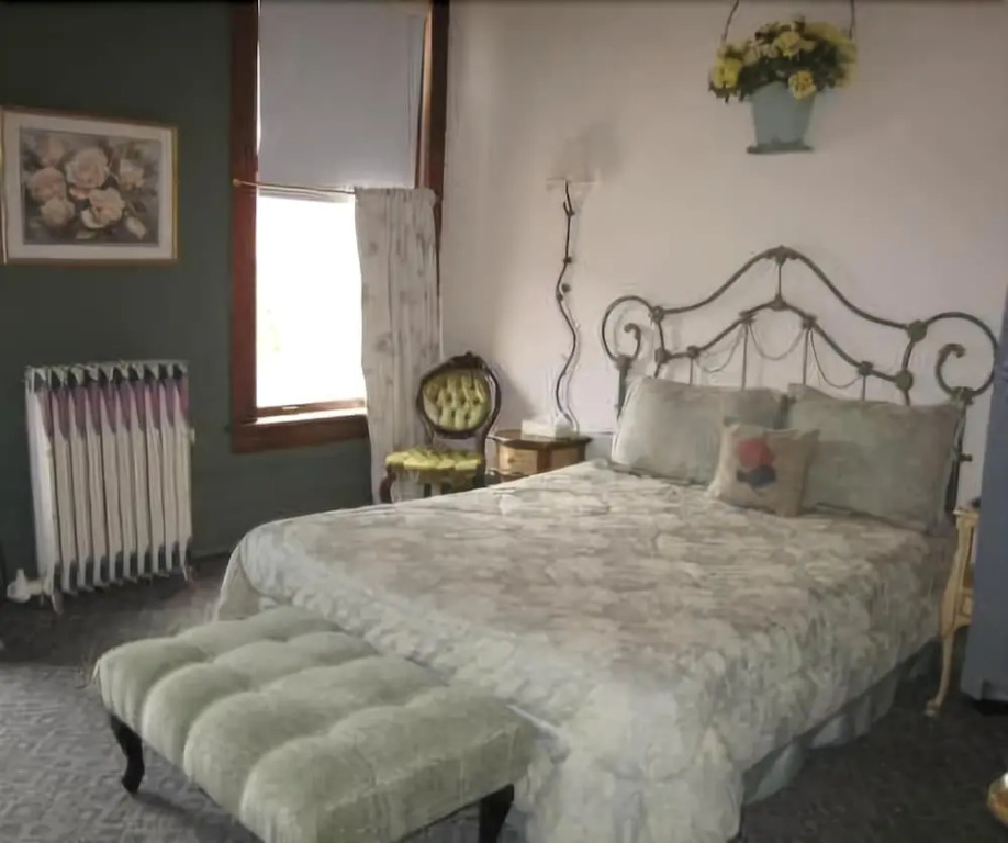Deadwood Dicks Suites