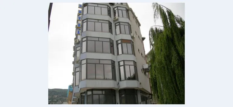 Hotel The First