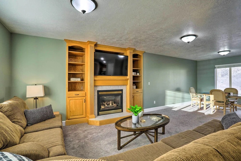 Spacious Family Home, 3 Mi to Dtwn Cedar City
