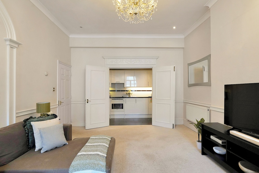 Hertford Flat 12