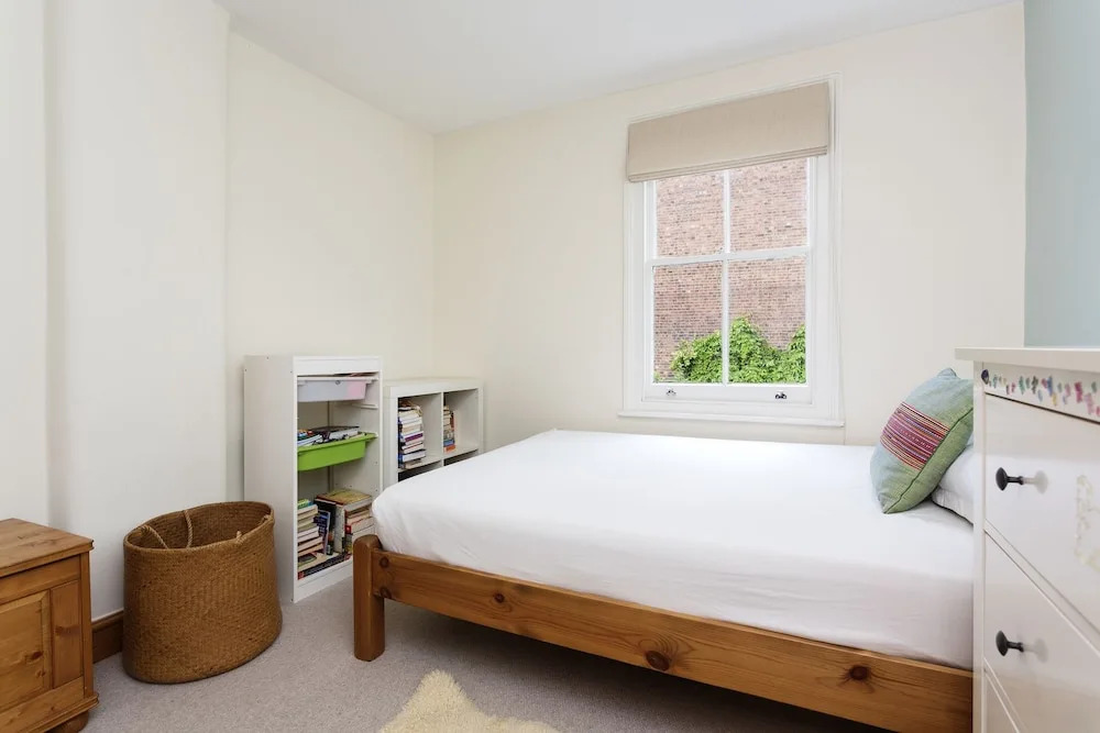 Veeve - Holloway Hideaway