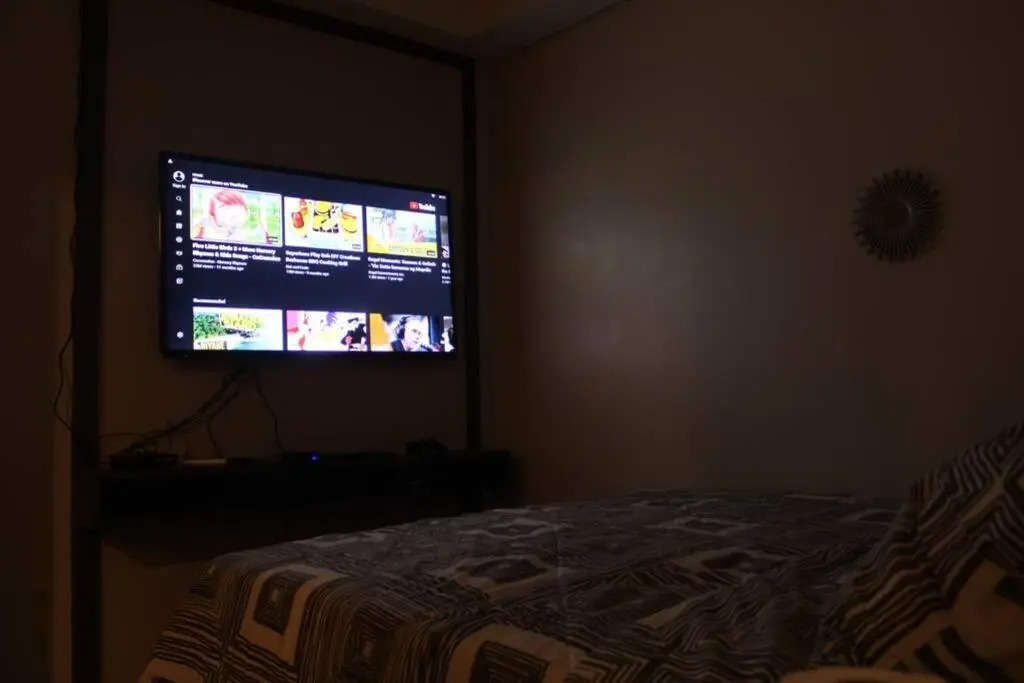 A2J Luxury BGC Balcony Suite Near SM AURA Taguig