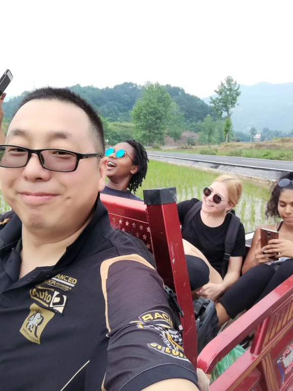 张家界集结号公馆 Zhangjiajie Jijiehao Inn Avator Mountin-National Park-East Gate, Meeting Friends-Common Area-Poor teble-COFFEE-BEER-Laundry-Party, FREE Breakfast, Book tickets in advance, Chinese Calligraphy&Tea&Kung Fu Course