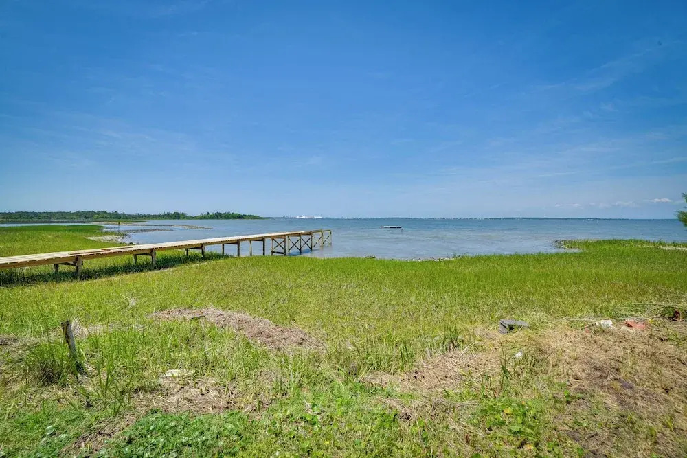 Fifties Beaufort Home w/ Patio, On Newport River!
