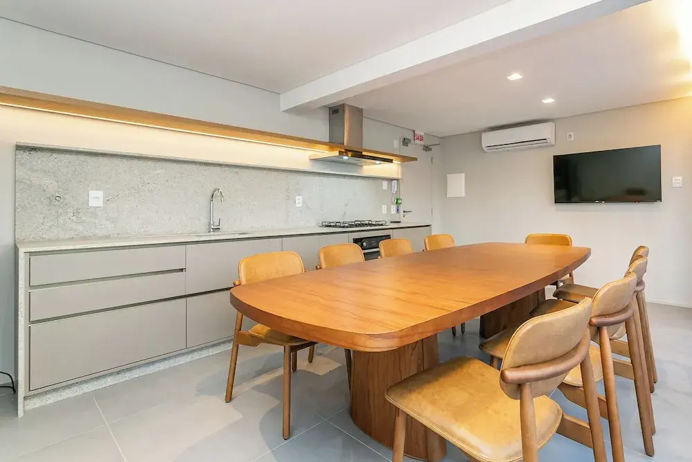Studios Rio Branco by Viva - Prédio moderno, aptos com cama king-size no centro de Floripa