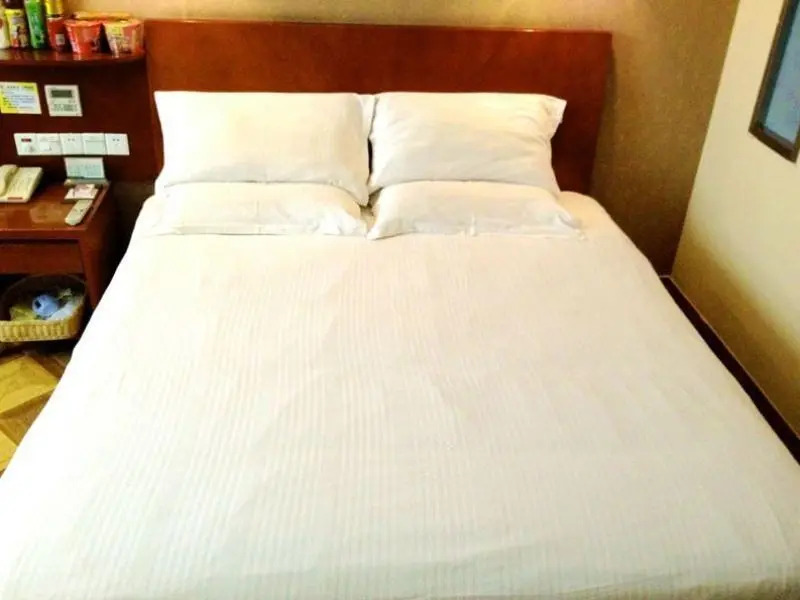Greentree Inn Rizhao Railway Station Express Hotel