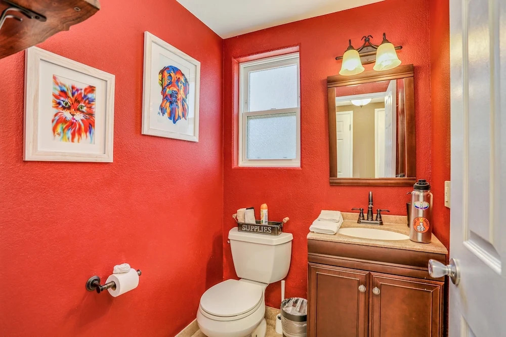 Poolside Sanctuary With Patio, Hot Tub & Firepit 3 Bedroom Home