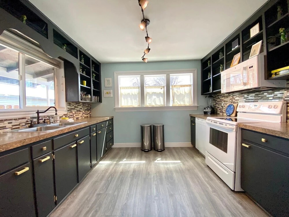 Adorable Bungalow Near Downtown Loveland!