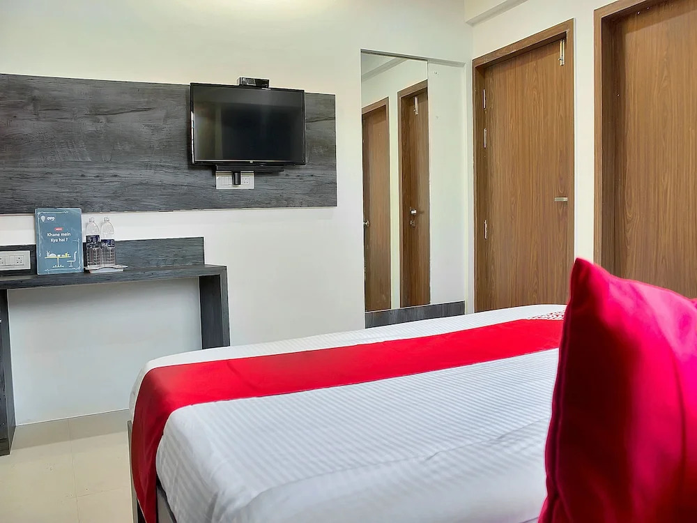 OYO 11634 Hotel The Upper Room