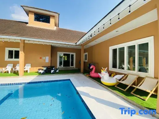 The Pool House Pattaya บ้านเดอะพูลเฮาส์พัทยา