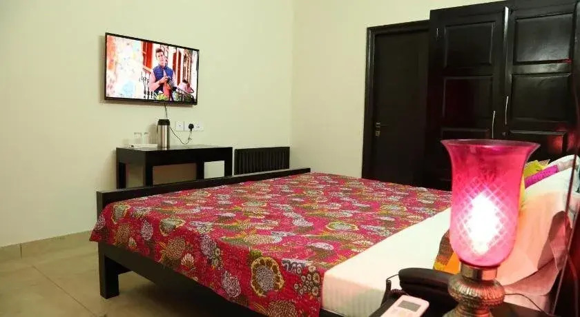 Saket Inn