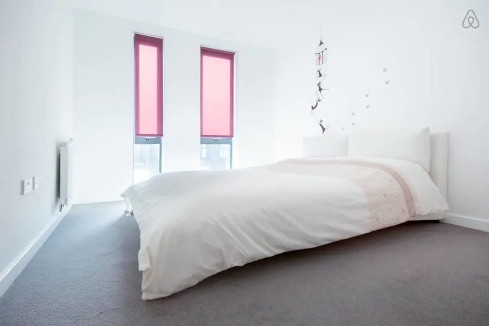 Bright 1BR Flat - 10 min Canary Wharf