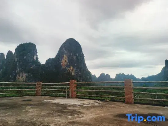 Yangshuo Xingping Li River Inn
