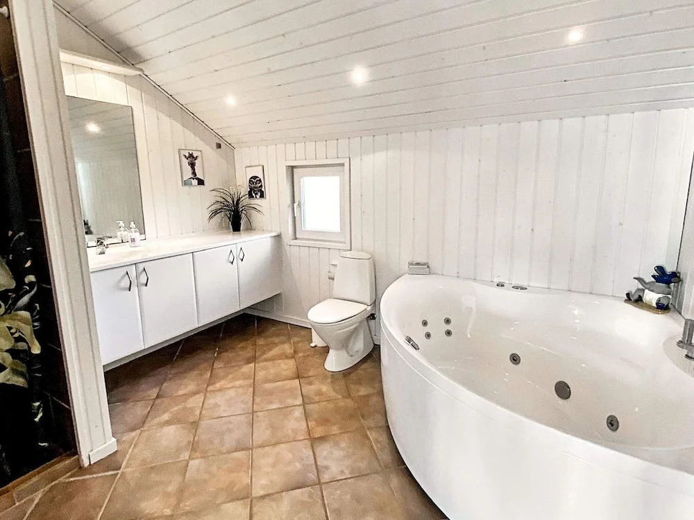 Beautiful Holiday Home in Gedser With Whirlpool