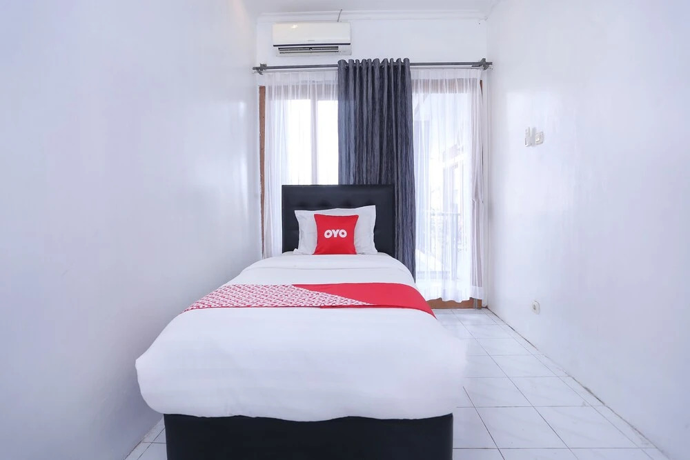 OYO 426 Hotel Gading Resto