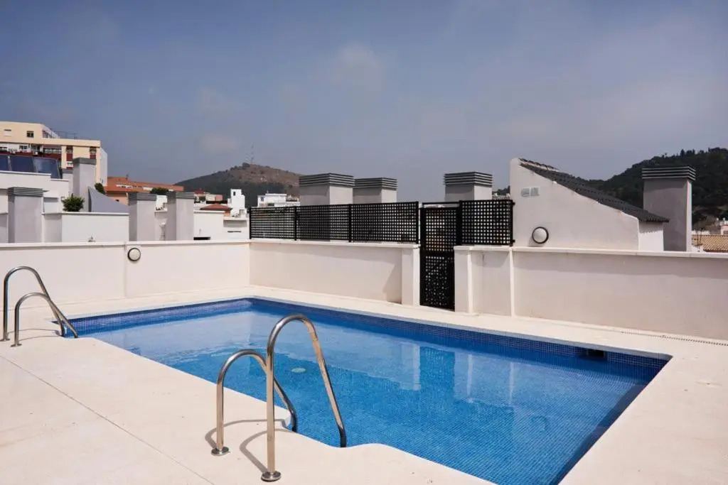Atico terraza privada piscina centro ac nuevo 1hab