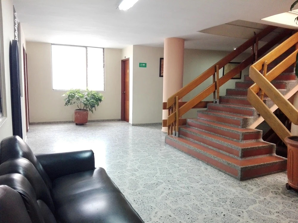 Hmetrohotel