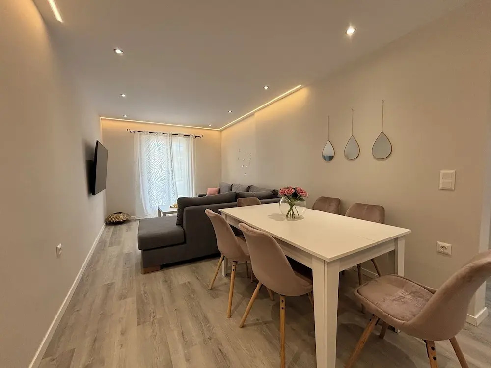 Christiano Apartments