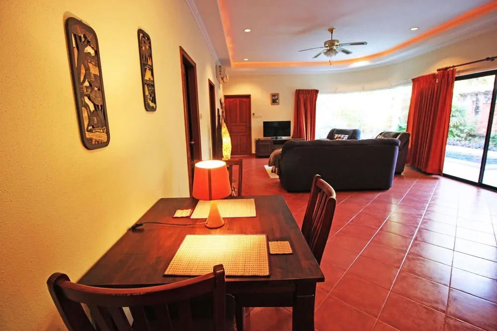 Cosy Beach Pool Villa By Pattaya Sunny Rentals