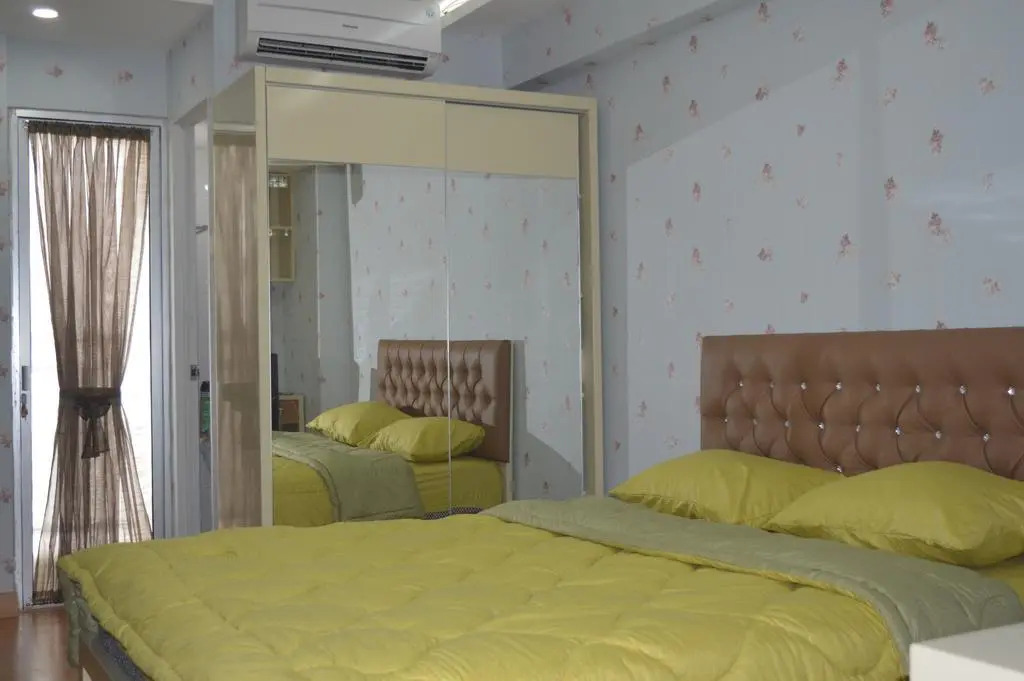 Roomku at Bassura City Apartment