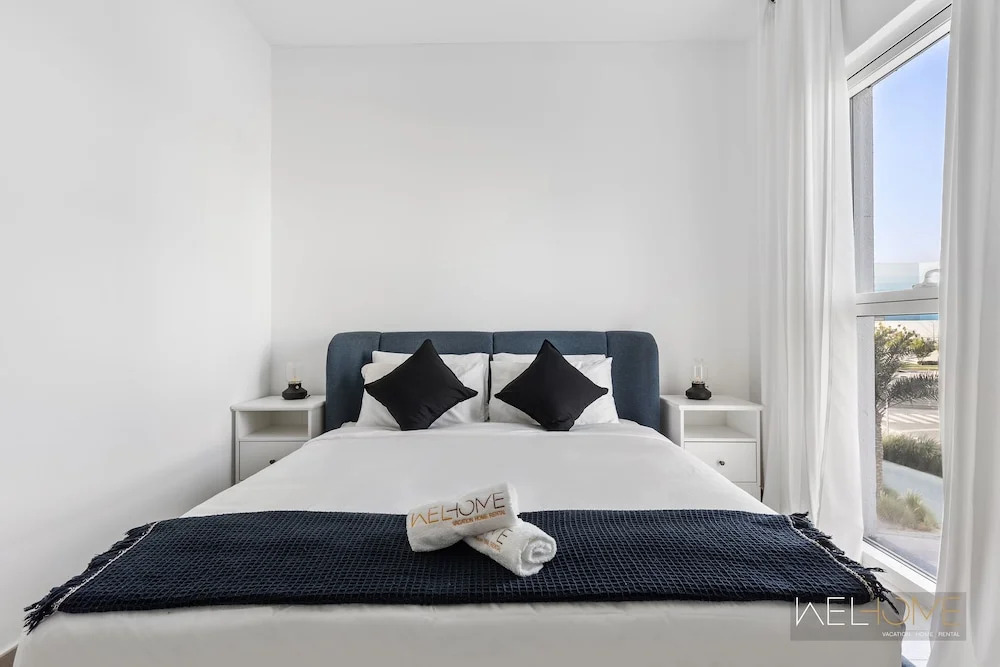 WelHome - Apt Close to Yas Waterworld and Ferrari Circuits