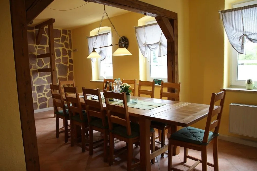 Ferienhaus Landeskrone für 10 Personen mit Sauna, Terrasse, inkl Parkplatz in Dresden