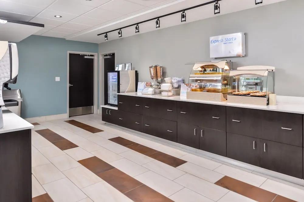 Holiday Inn Express & Suites - Kansas City - Lees Summit by IHG