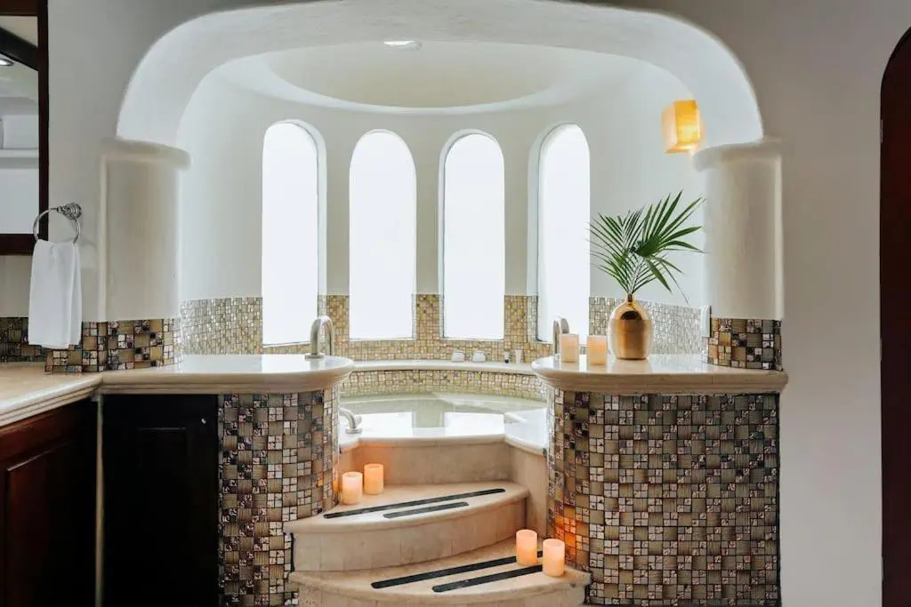 Villa Corona 6 BR Luxury Mansion