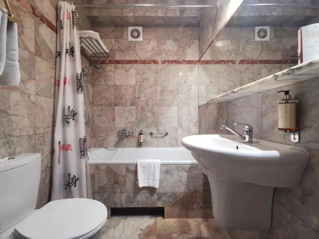 Hotel Zhong Hua