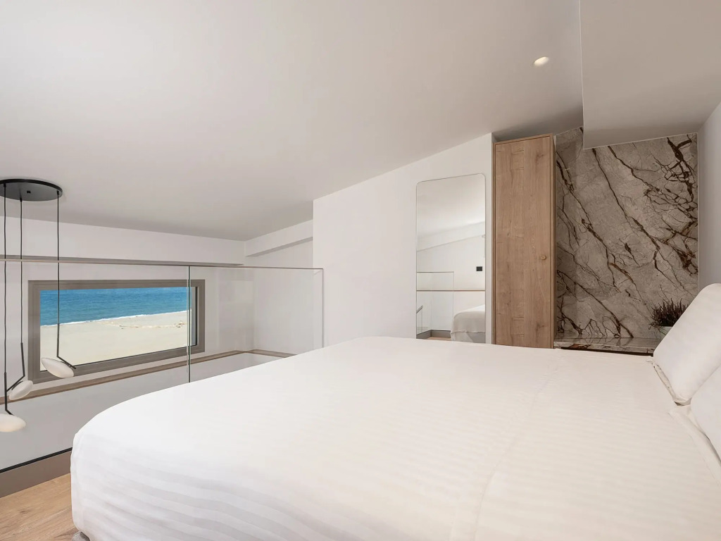 Iperion Beach Hotel