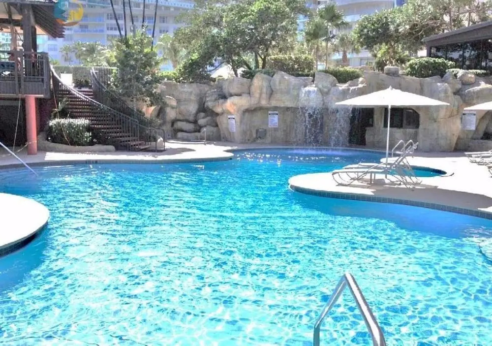 Luxury Beach Resort - HORA RENTALS
