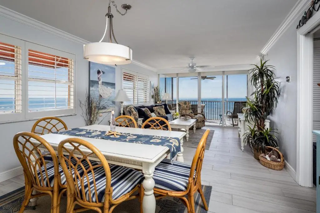 Estero Island Beach Villas 401, 2 Bedrooms, Beach Front, WiFi, Sleeps 6