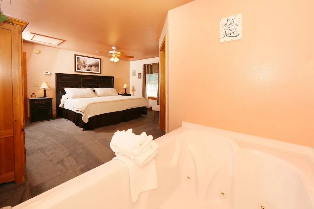 Pine Needles 6 - One Bedroom Chalet