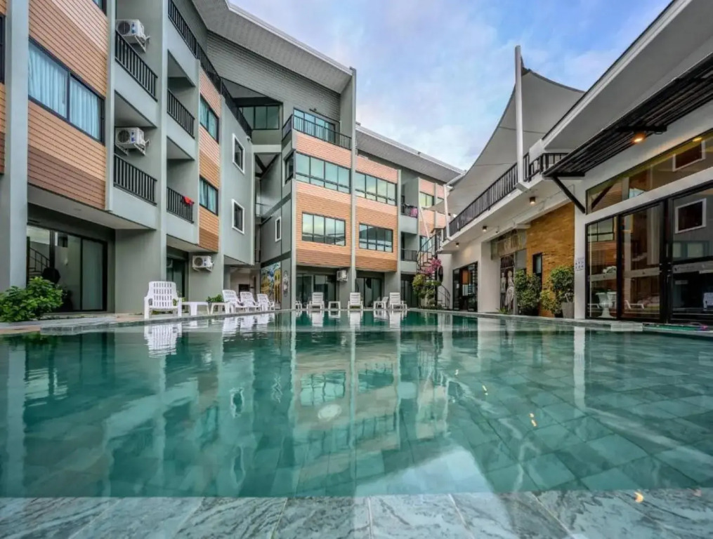 Отель Phuket Airport Place