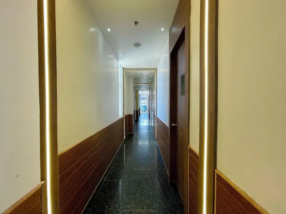 TBS Sea View - Full AC- Pool & Breakfast