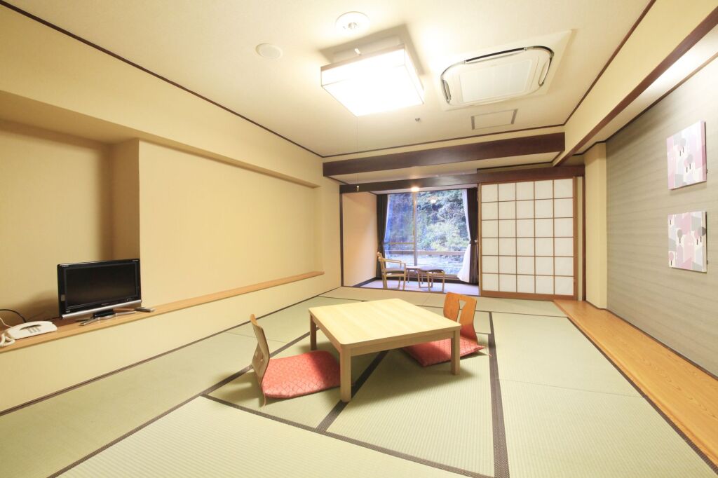 Hakone Pax Yoshino