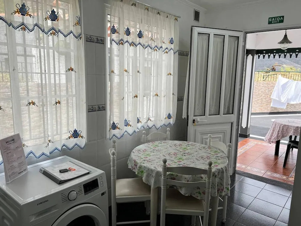 Comfortable 2-bedroom Apartment for Relaxing Stays