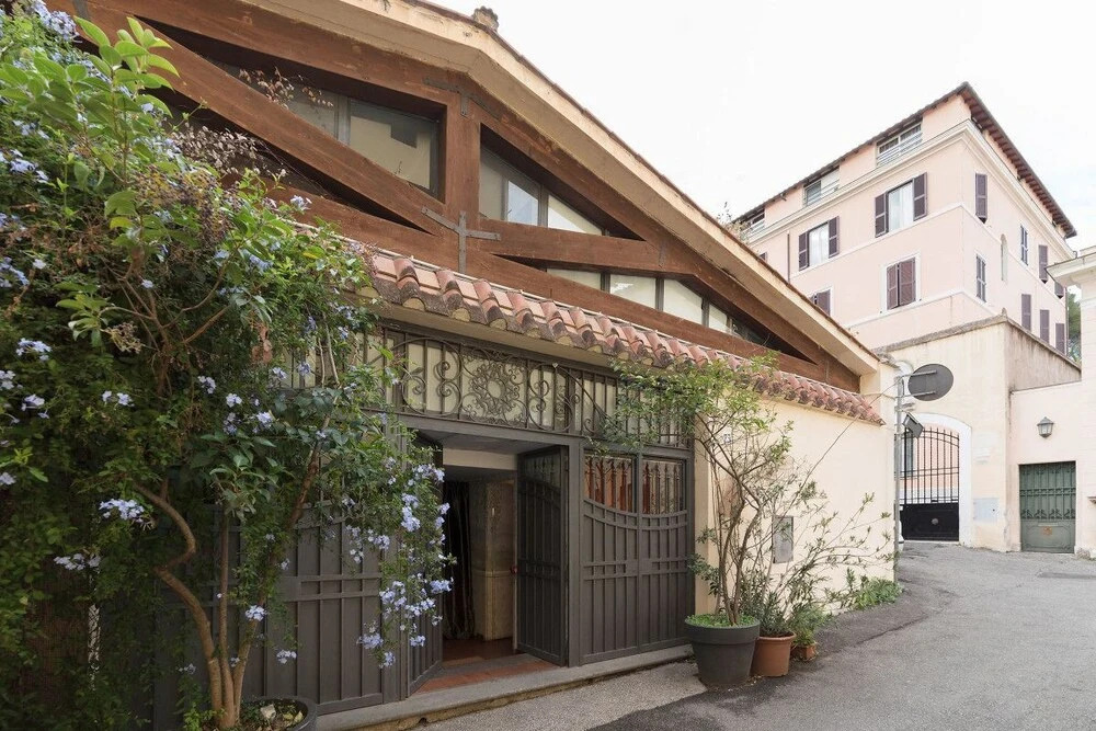 Luxury and Spacious 4 Beds 4 Baths Apartment in the Heart of Trastevere