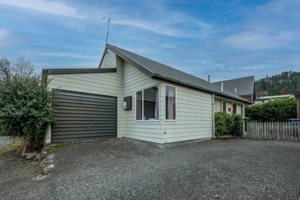42b Conical Hill Road