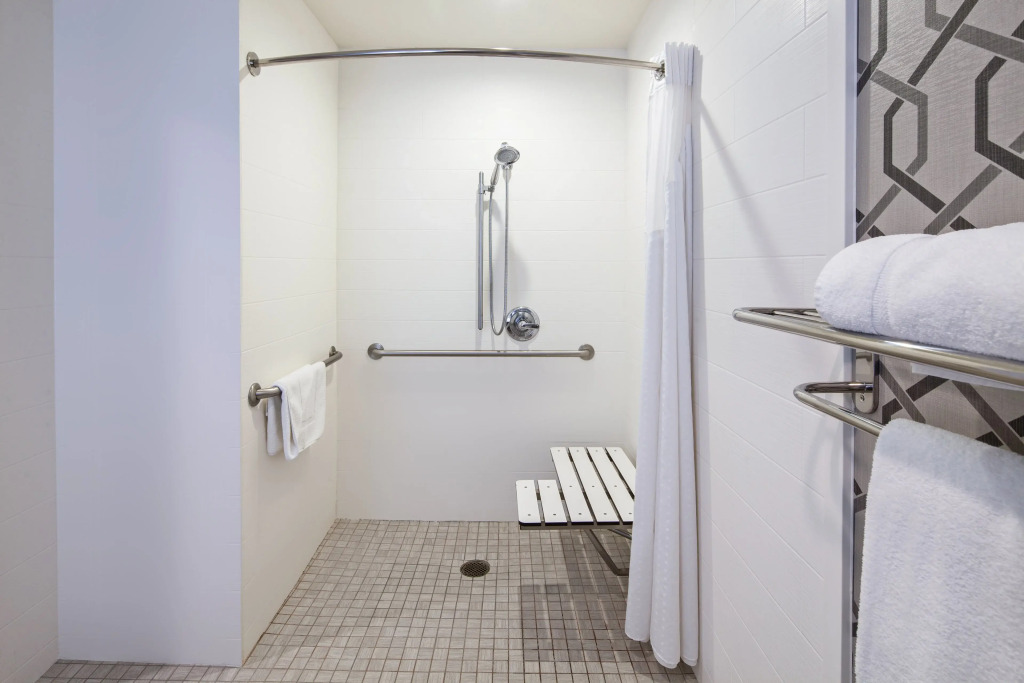 Holiday Inn Express Hollywood Walk of Fame by IHG