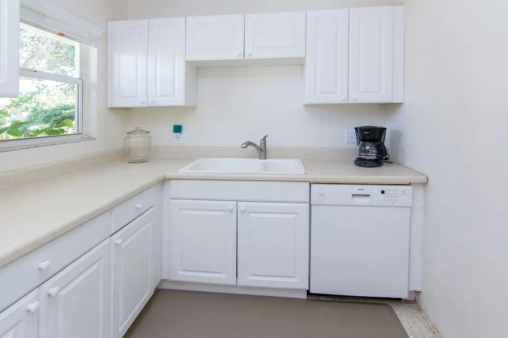 711 Albee Road West House - 2 Br home by RedAwning