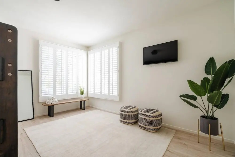 Hollywood Hills Sunset Strip Home w Hottub