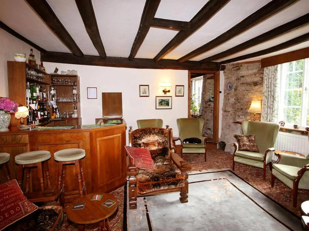 Collaven Manor