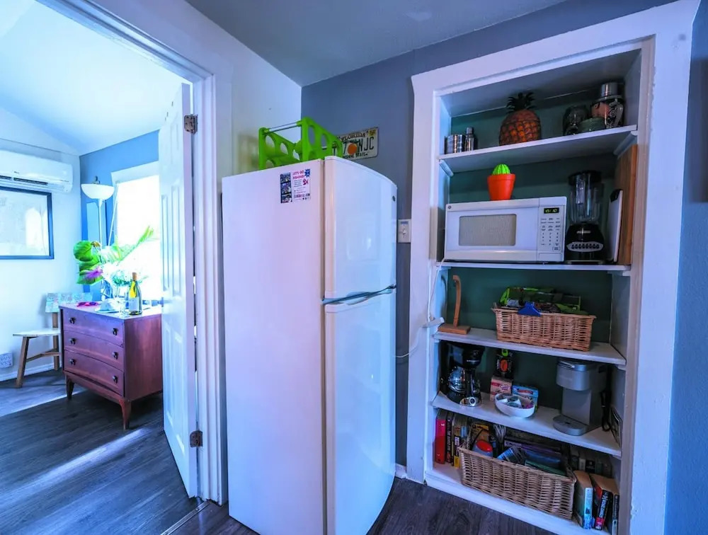 Treasure Island Sunset Beach Bungalow by Tech Travel