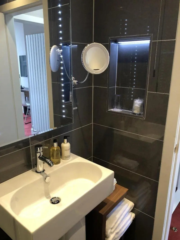 Sheridan Guest House