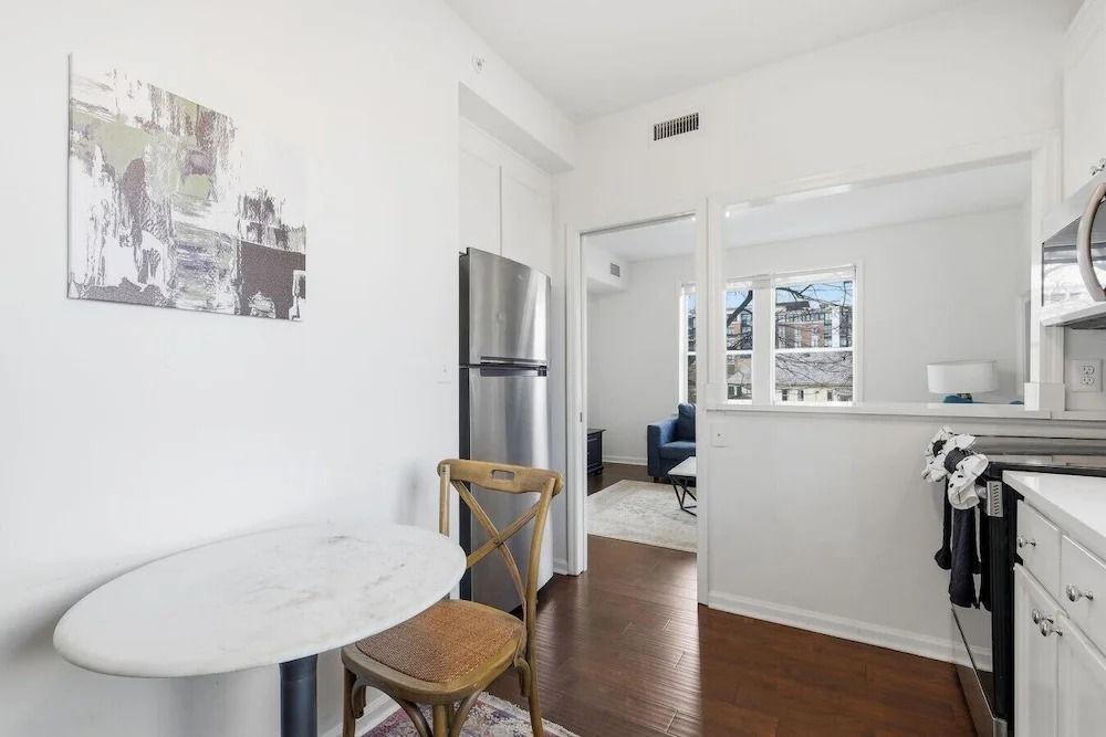 Apex Executive Apartments - 110 30th Ave