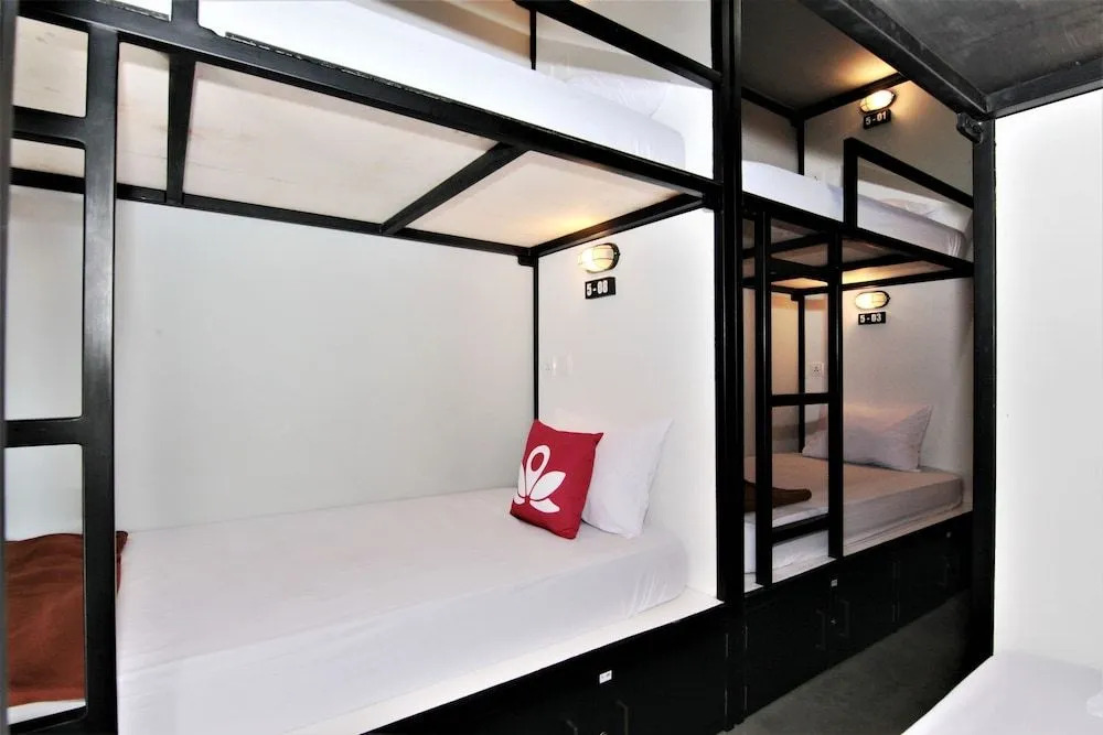 ZEN Hostel Jalan Patimura Legian