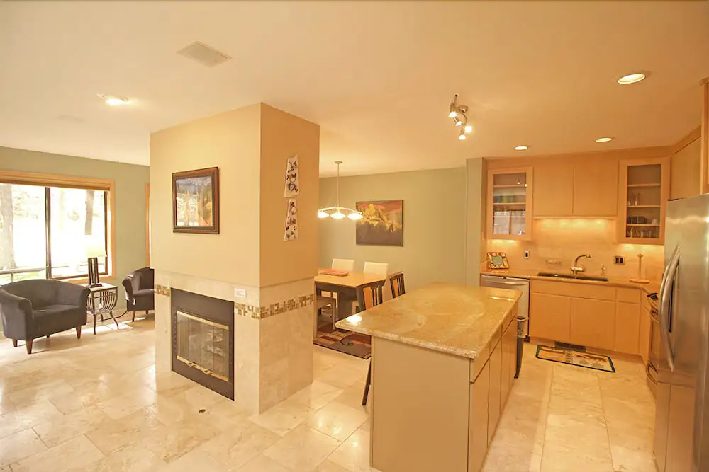 Eaglewood Condominium 8