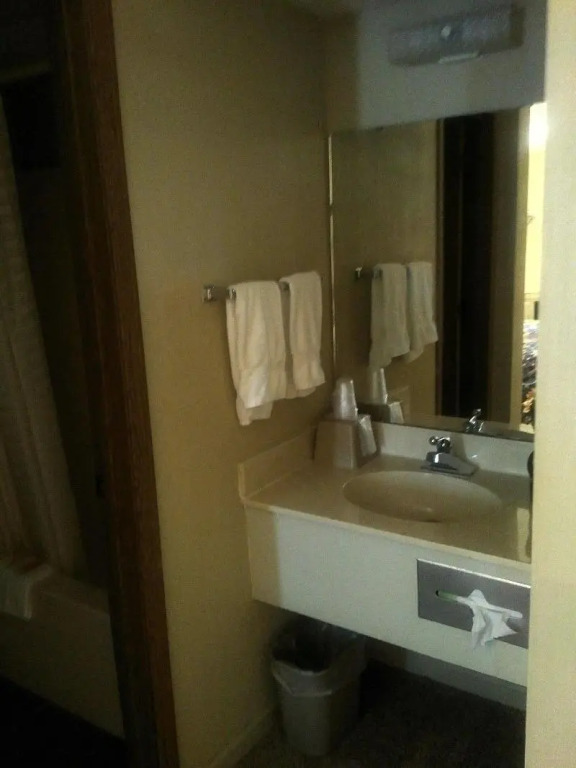 Ozark Swiss Inn